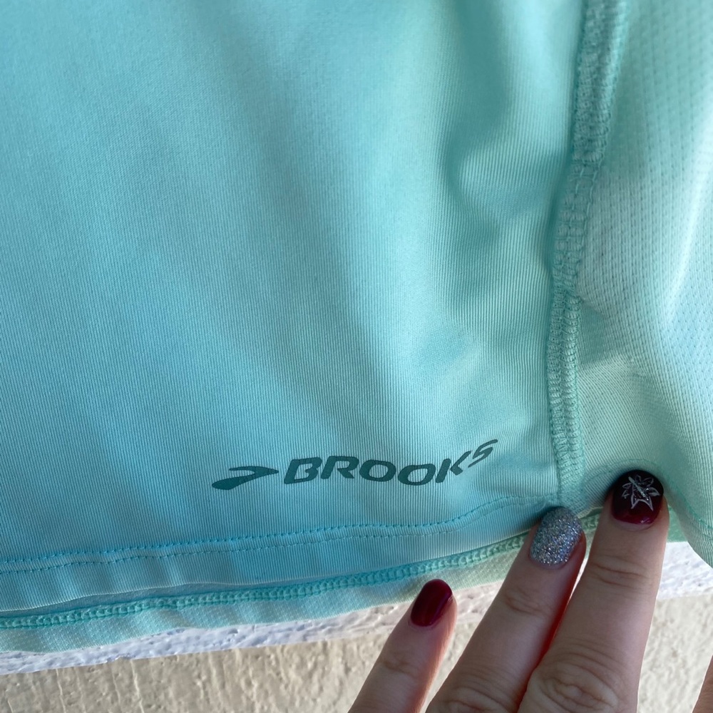 Brooks | workout tank top - Picture 3 of 8